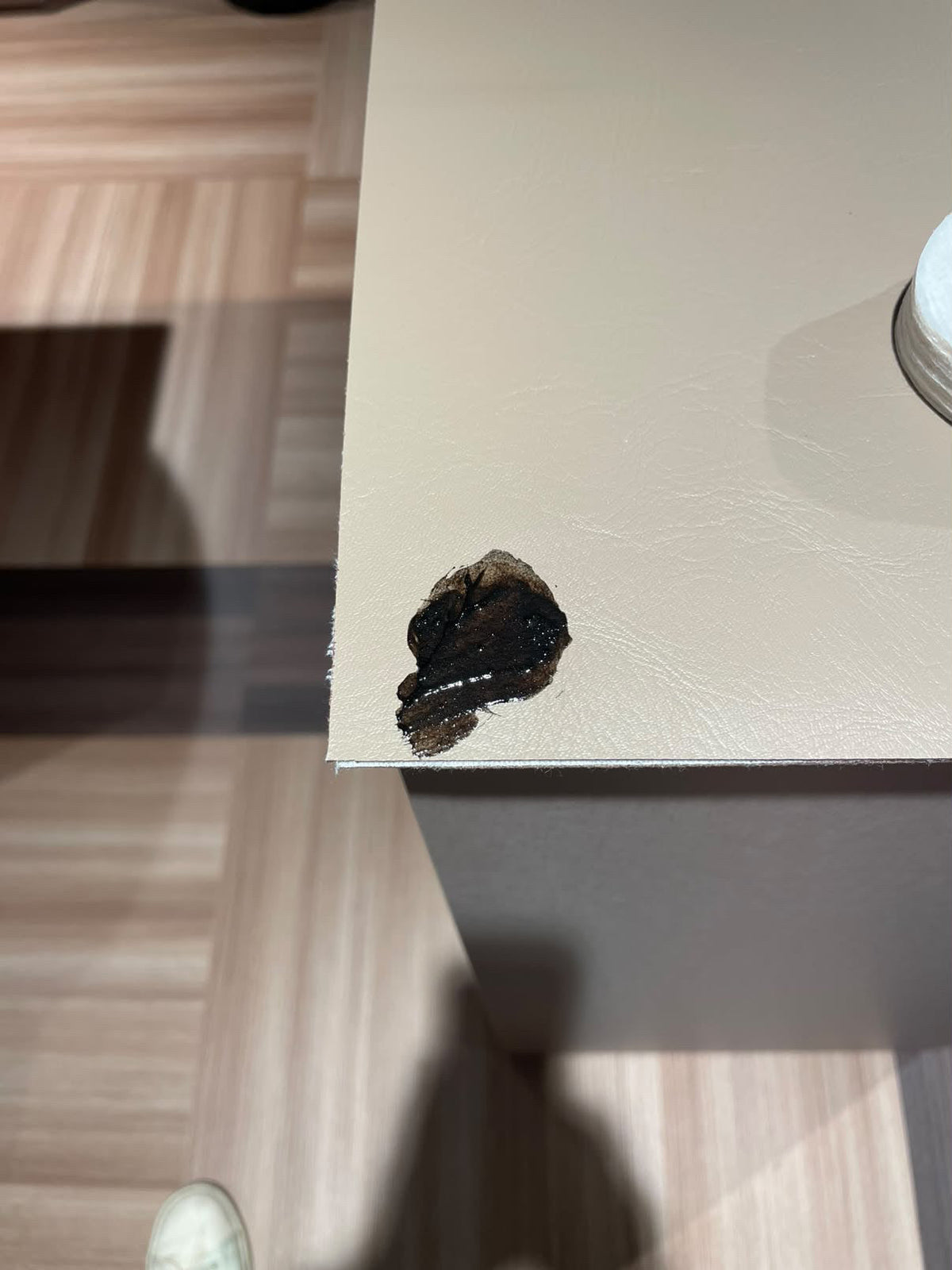 Zo verwijder je haarverf van je kappersstoelen