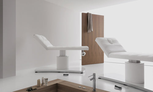 Cosmetologist