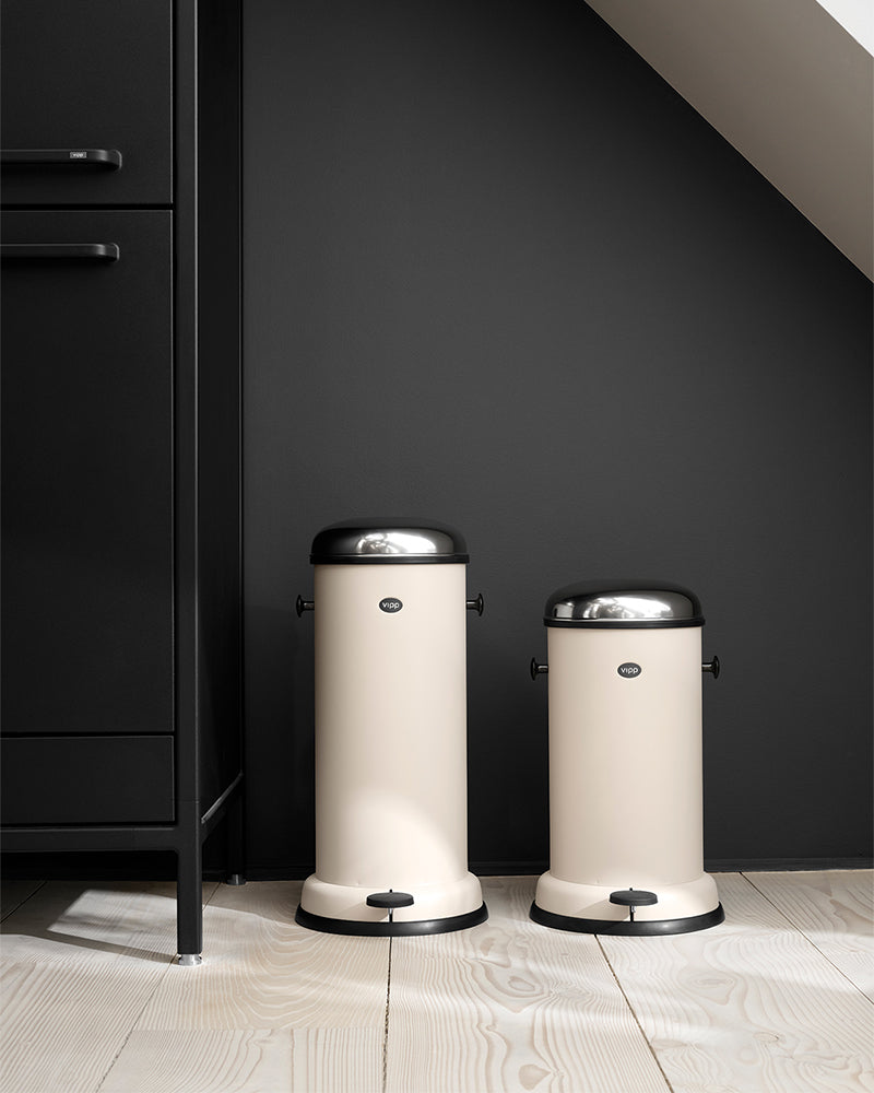 Vipp15 - Waste bin in beige