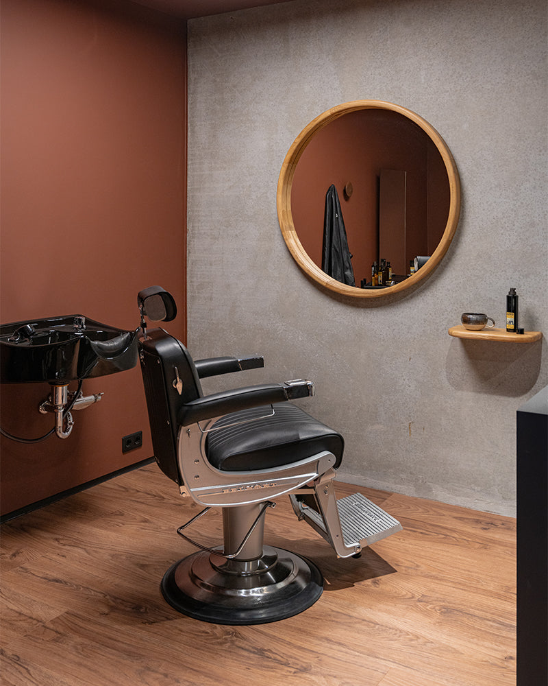 Linea Oak - Hairdressing mirror with oak frame - ø100cm